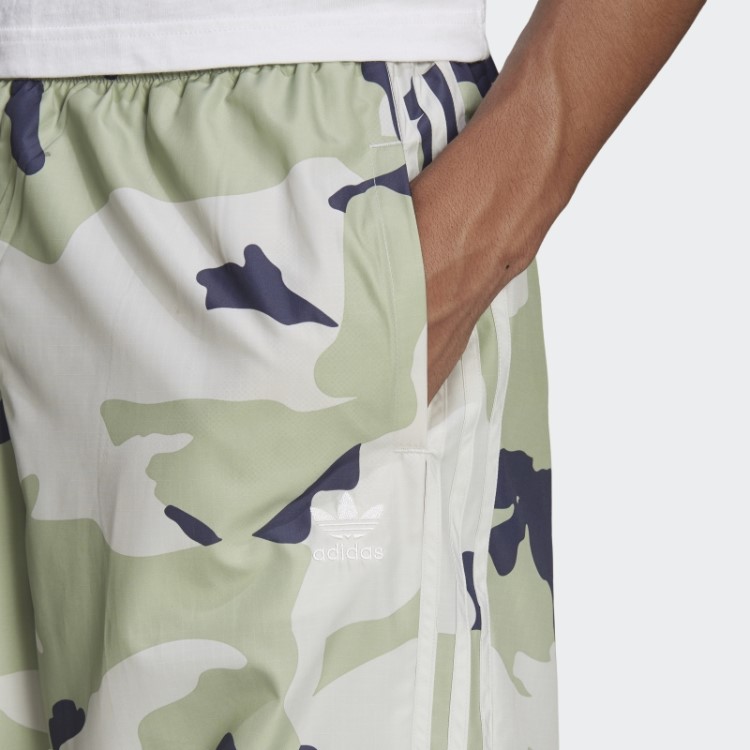 Calça De Nylon Camuflada Com Grafismo Cinza Orbit Adidas