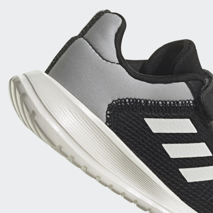 Elegante Tênis Cinza Adidas Tensaur Run