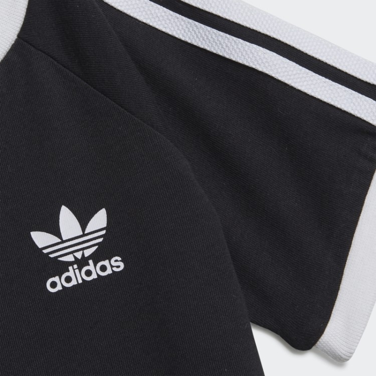 Camiseta Preta Com As Três Listras Adidas