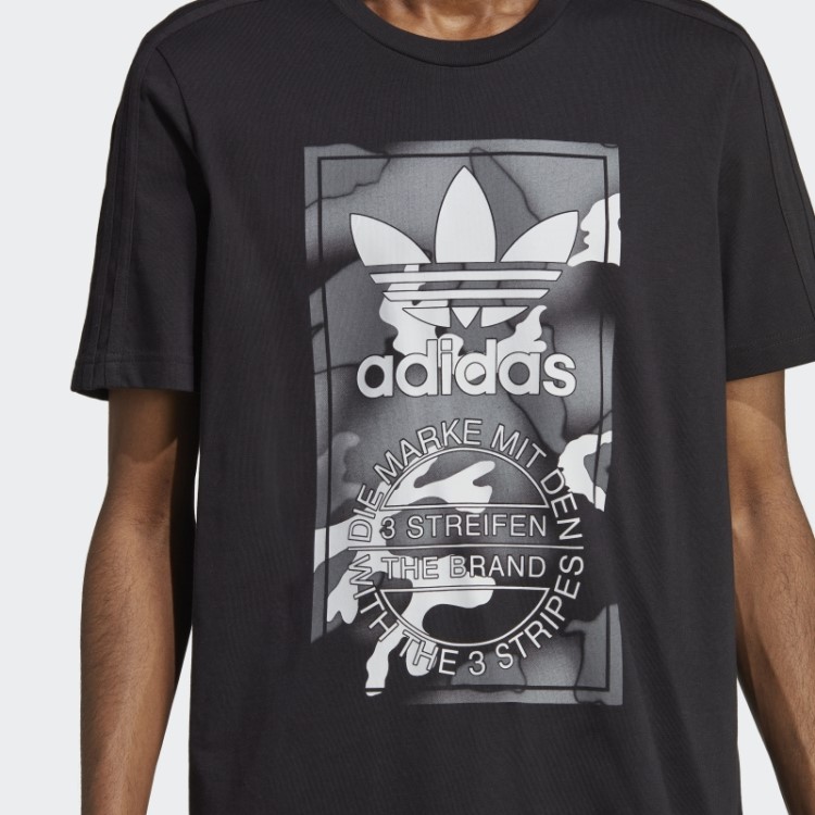 Camiseta Preta Com Estampa Camuflada Adidas