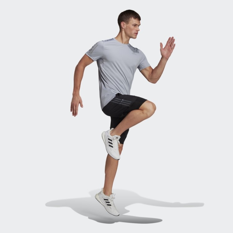 Adidas Prata Possui A Camiseta Run