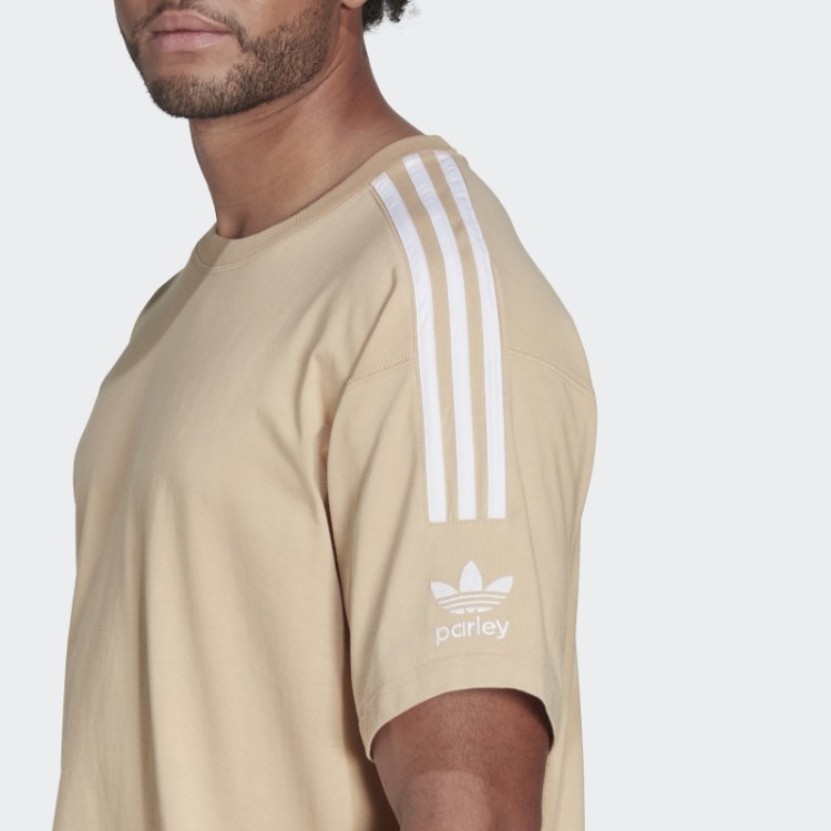 Camiseta Bege Adidas Adicolor Parley (gênero Neutro)