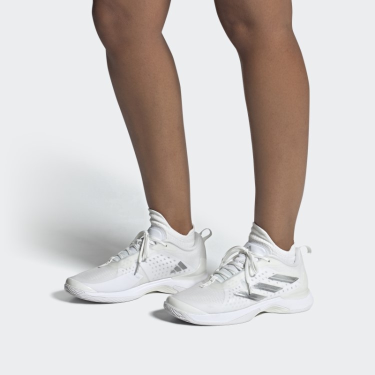 Sapatos Adidas Avacourt Prata
