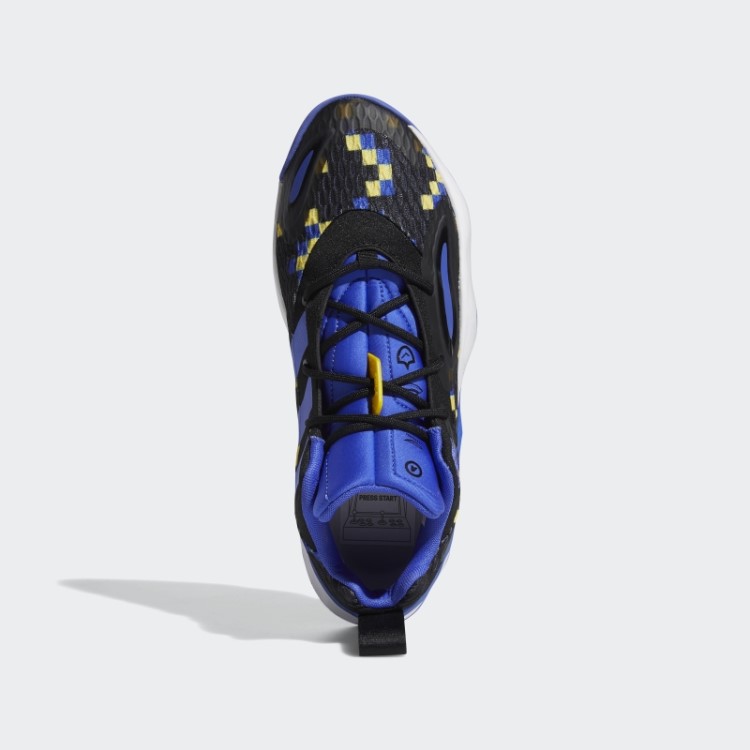 Adidas Black Exibe Um Tênis