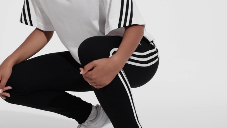 Adidas Essentials 3 Stripes French Terry Jogger Com Punho Preto