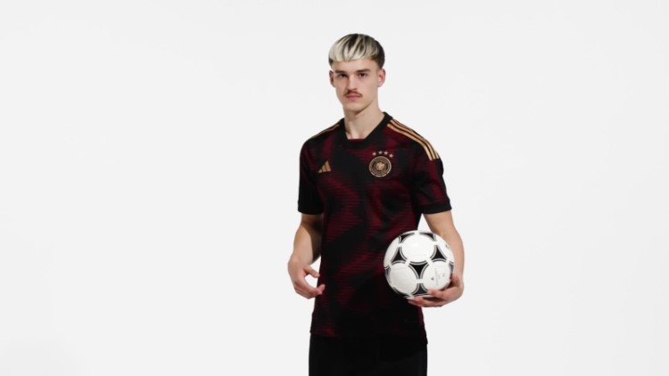 Camisa Preta Alemanha 22 Away Adidas Quente