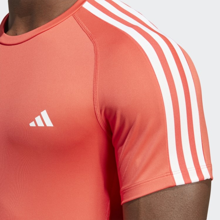 Camiseta De Treino Vermelha Com As Três Listras Techfit Da Adidas