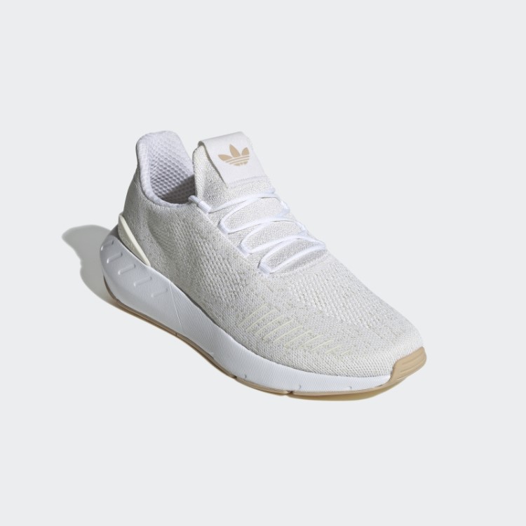 Tênis Adidas Swift Run 22 Bege