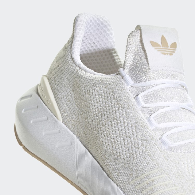 Tênis Adidas Swift Run 22 Bege