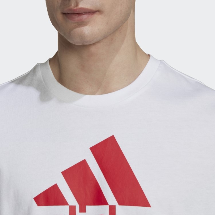 Camiseta Branca Com Logo De Futebol Adidas