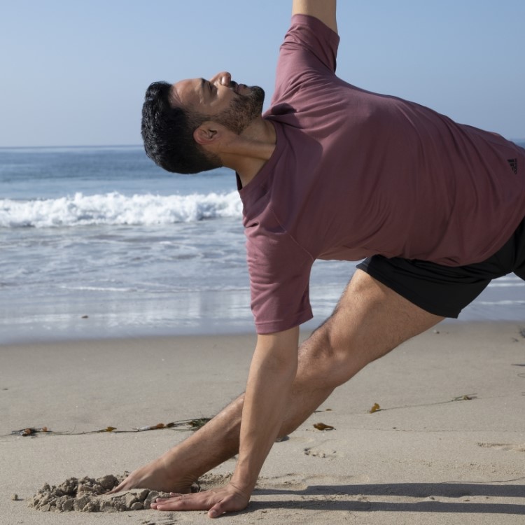 Camiseta De Treinamento De Yoga Adidas Bordô