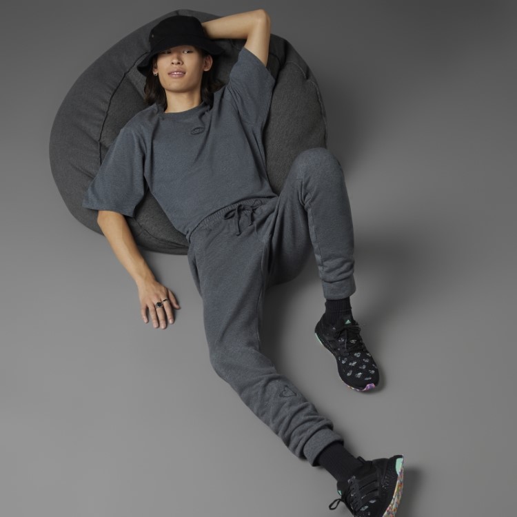 Calça Jogger Dia Dos Namorados Cinza Escuro Urze Adidas