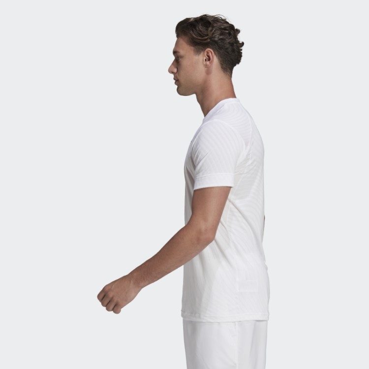 T-shirt Branca Elegante De Tênis Freelift Adidas