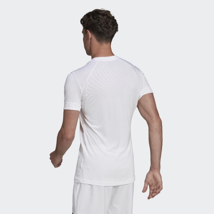 T-shirt Branca Elegante De Tênis Freelift Adidas