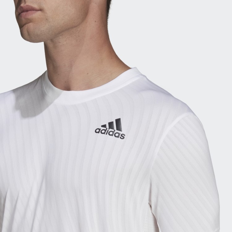 T-shirt Branca Elegante De Tênis Freelift Adidas