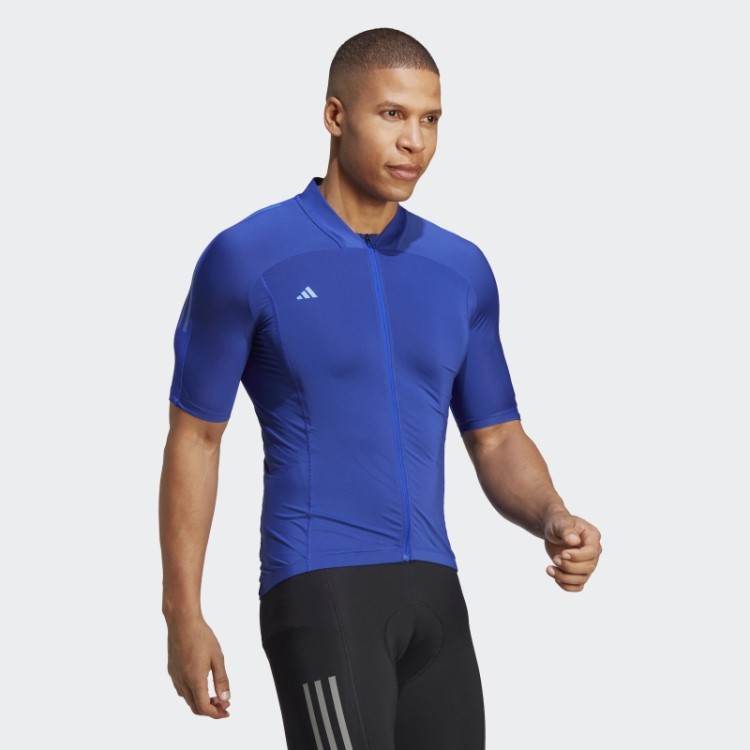 A Camisa De Ciclismo Azul Adidas