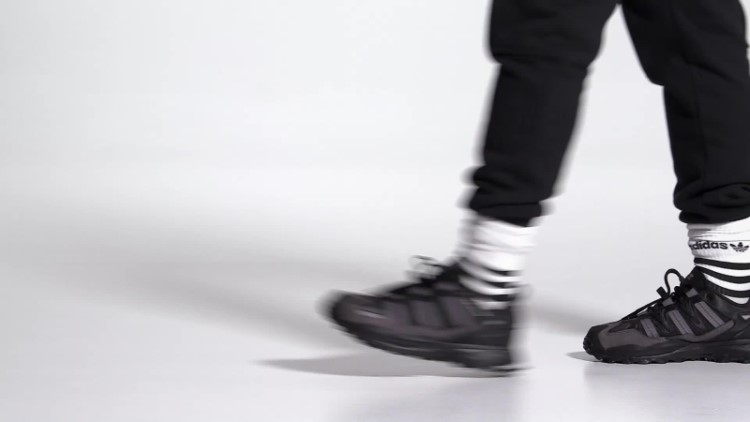 Tênis Hiperturf Preto Adidas