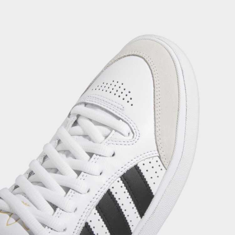 Tênis Branco Tyshawn Adidas