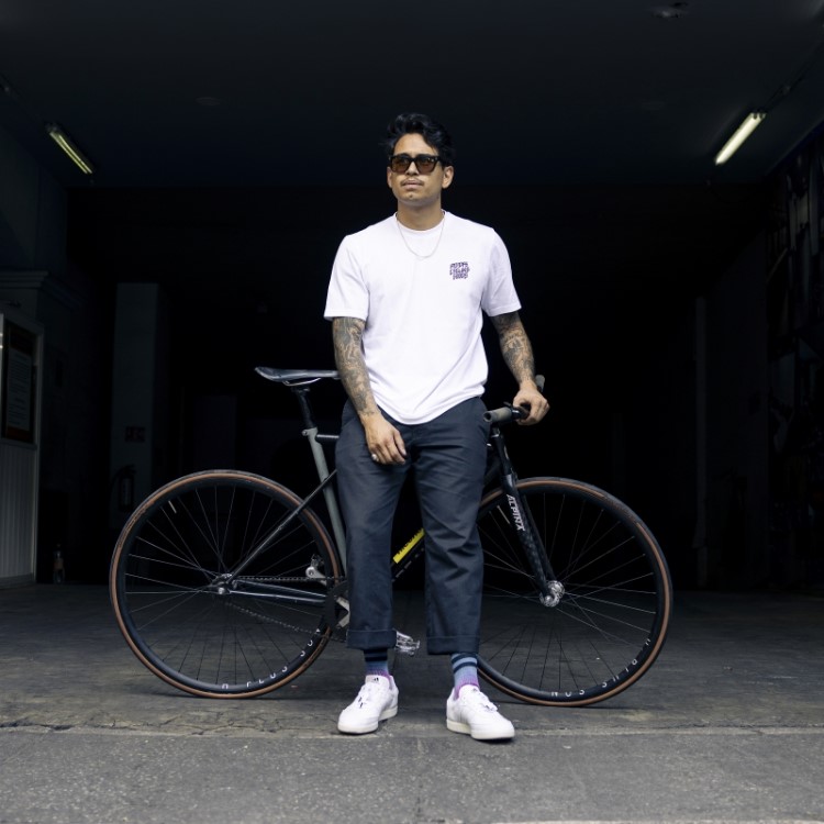 O Tênis De Ciclismo Vegano Velosamba Branco Adidas