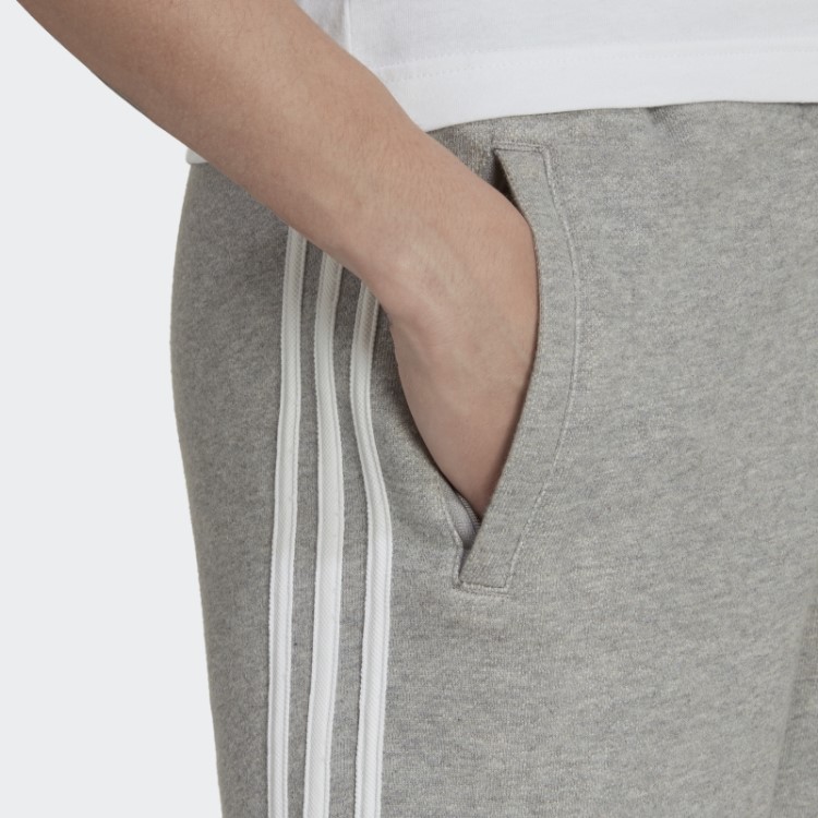 Short De Moletom Com As Três Listras Adidas Cinza Médio