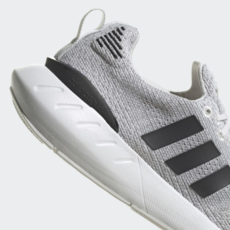 Tênis Adidas Preto Swift Run 22 Quente