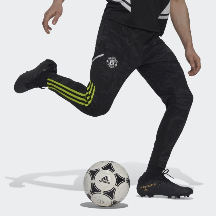 Calção De Treino De Treino Manchester United Condivo 22 De Carbono Adidas