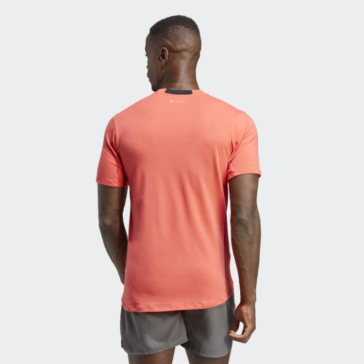 Camiseta Vermelha Desenhada Para Treino Adidas