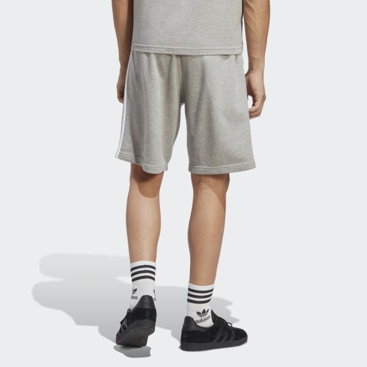 Bermuda De Moletom Cinza Médio Adicolor Classics Com As Três Listras Adidas