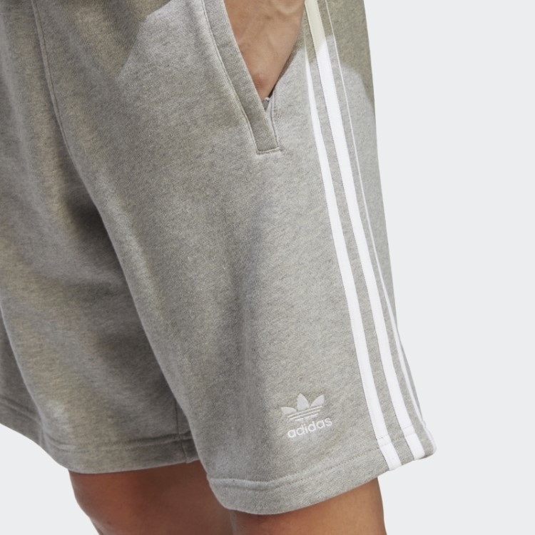 Bermuda De Moletom Cinza Médio Adicolor Classics Com As Três Listras Adidas