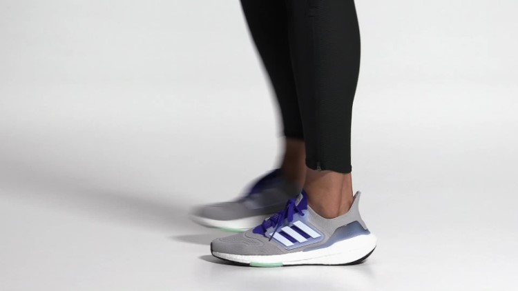 Tênis Adidas Ultraboost 22 Azul