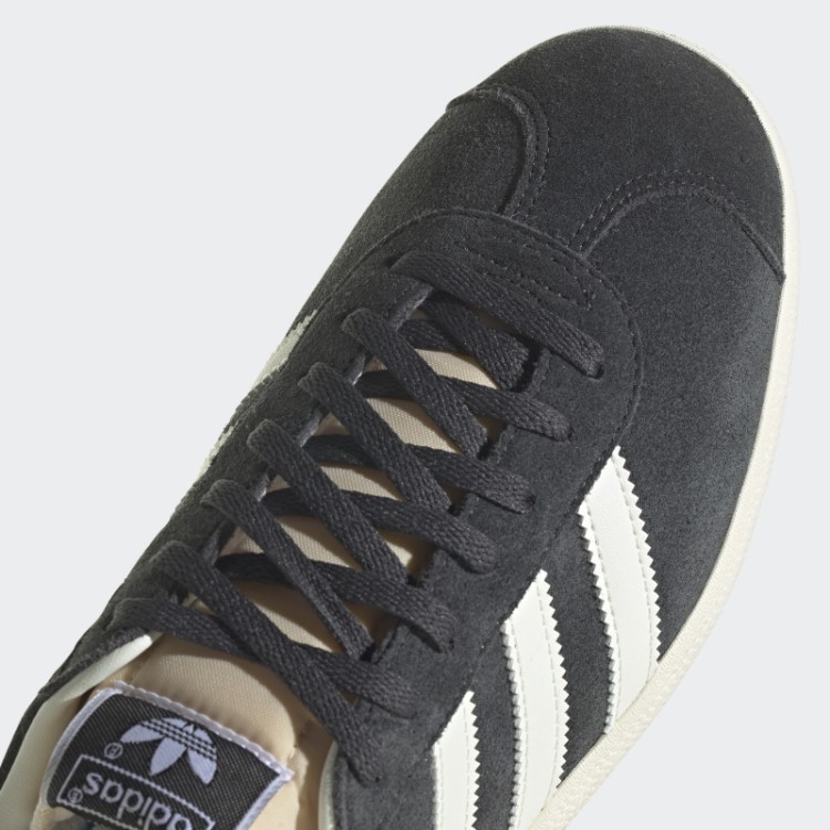 Sapatos De Gazela De Carbono Adidas