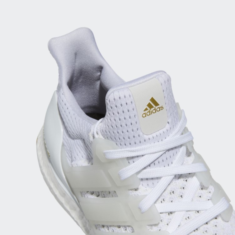 Tênis De Corrida Adidas Ultraboost 1.0 Dna Branco