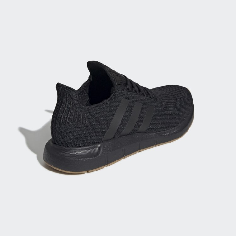 Tênis De Corrida Adidas Swift Moda Chiclete