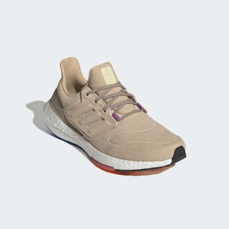 Tênis Adidas Ultraboost 22 Bege