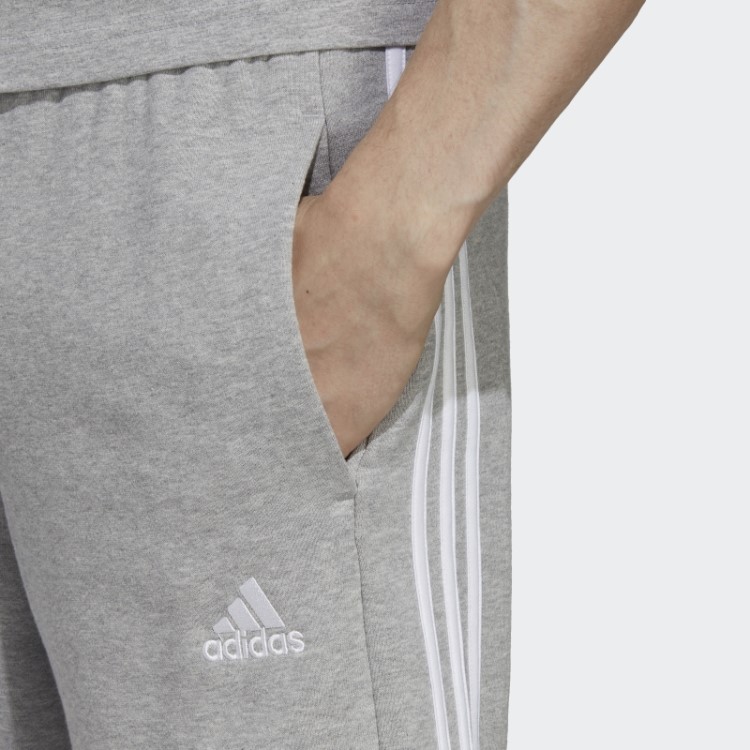 Shorts Essentials French Terry Com As Três Listras Cinza Médio Adidas