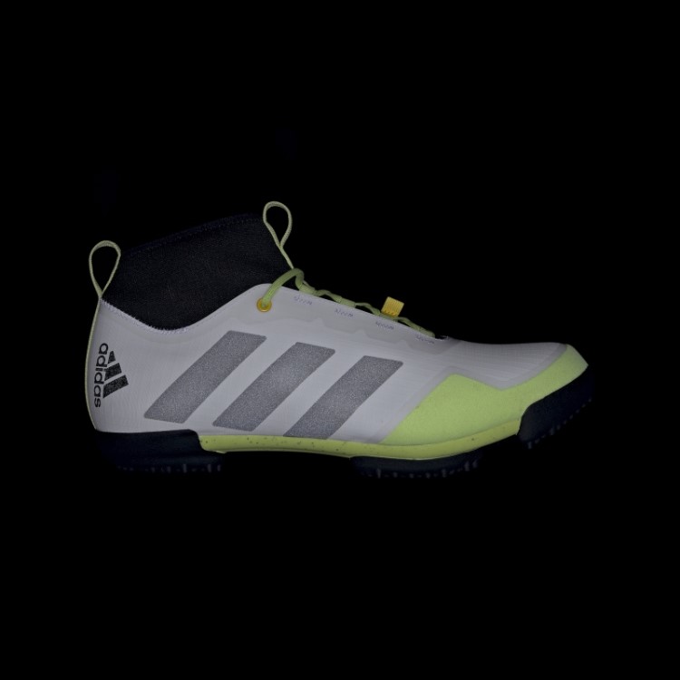 Os Sapatos De Ciclismo De Cascalho Adidas Branco