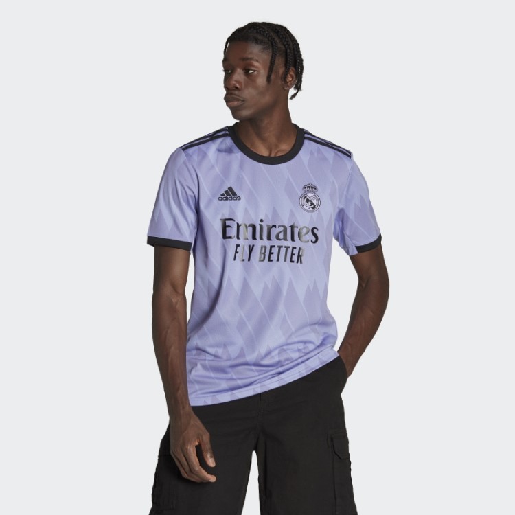Camisa Roxa Clara Adidas Real Madrid 22/23 Away