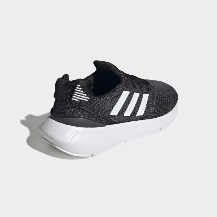 Tênis Adidas Preto Swift Run 22 Estiloso