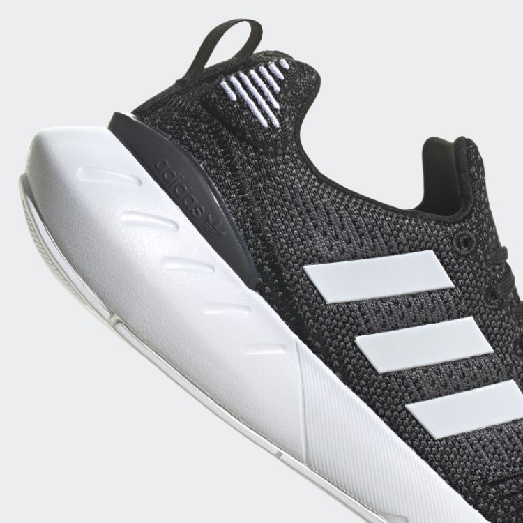 Tênis Adidas Preto Swift Run 22 Estiloso
