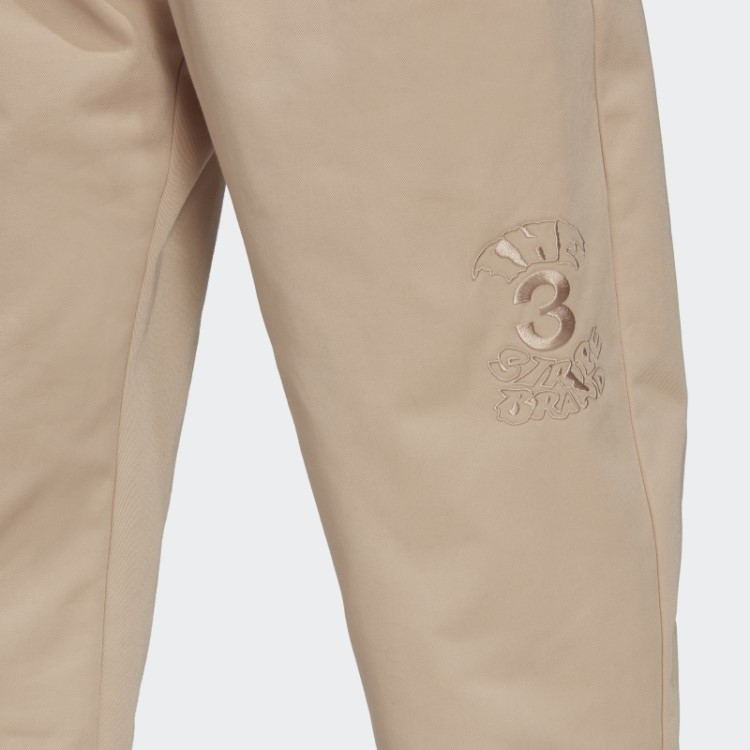 Calça Chino Com Estampa Bege Adidas