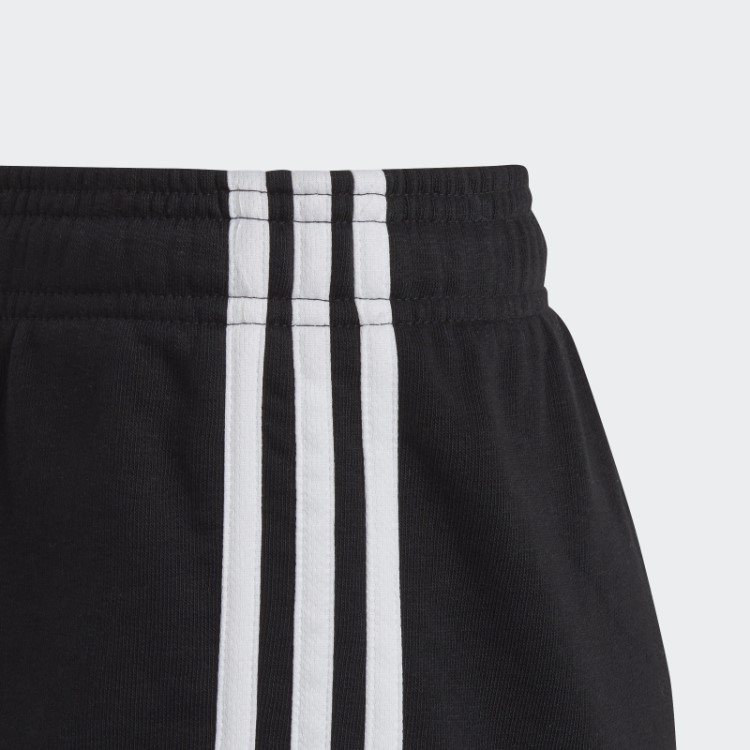 Bermuda Branca Com As Três Listras Adidas Essentials