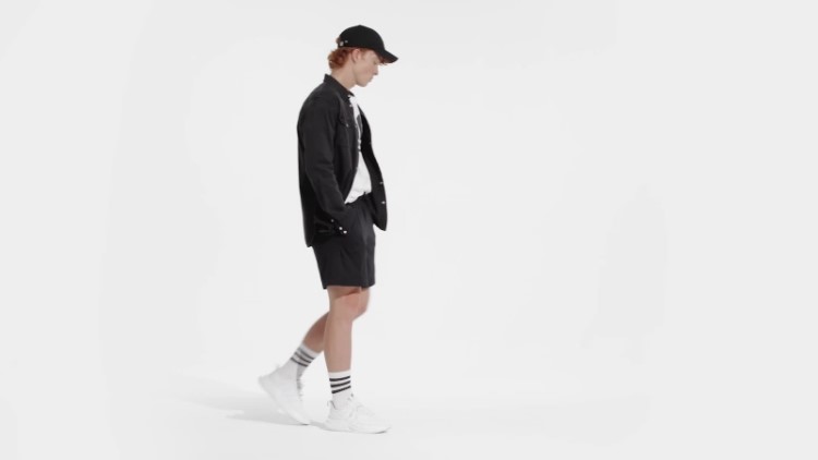 Bermuda Adidas Essentials Preta Com Logo