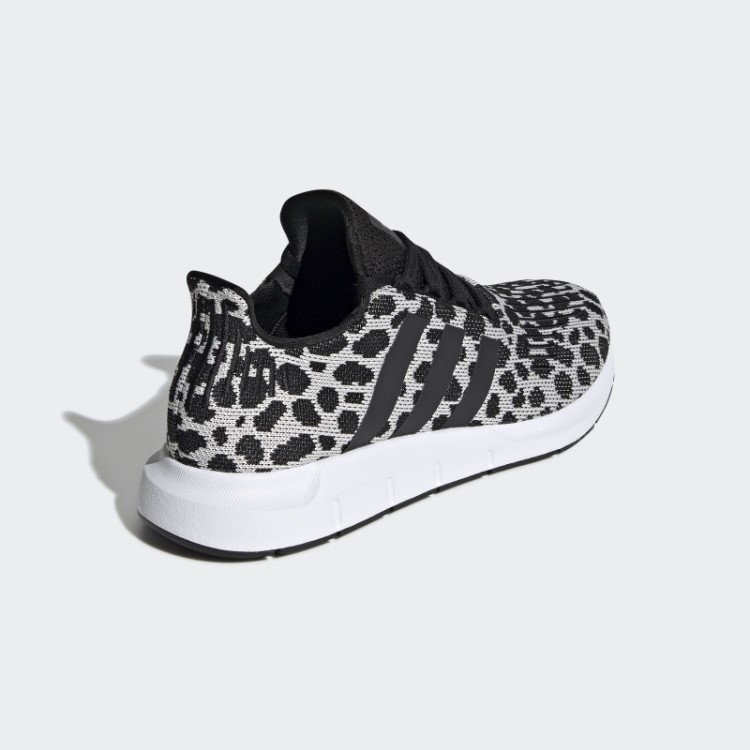 Tênis De Corrida Swift Adidas Raw White