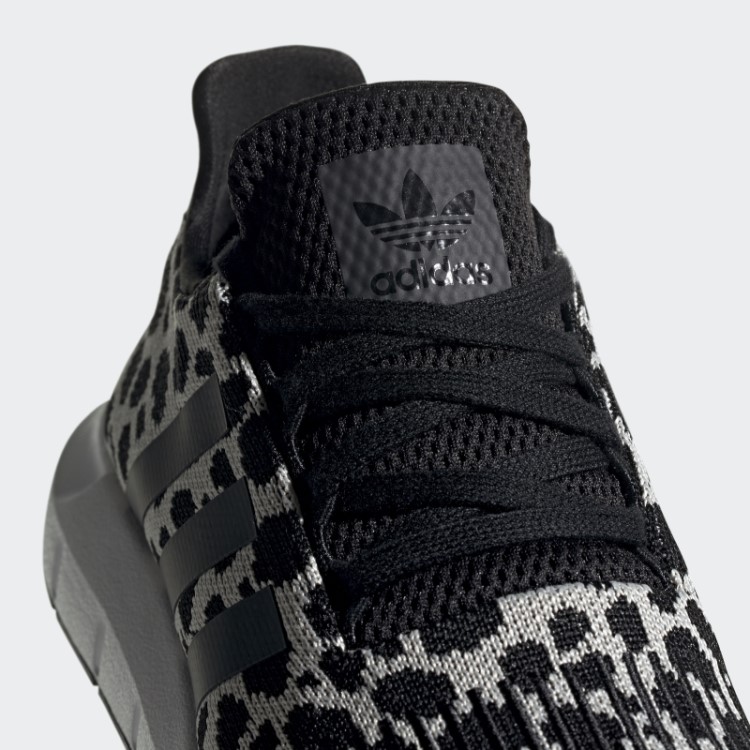 Tênis De Corrida Swift Adidas Raw White