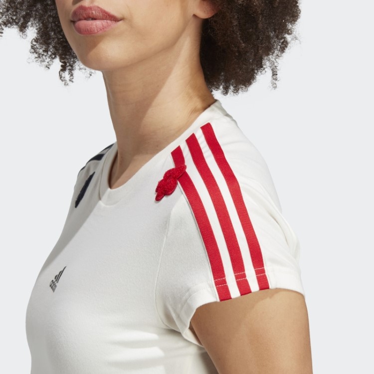 Camiseta Cropped Branca Com As Três Listras E Apliques De Flores Em Chenille Adidas