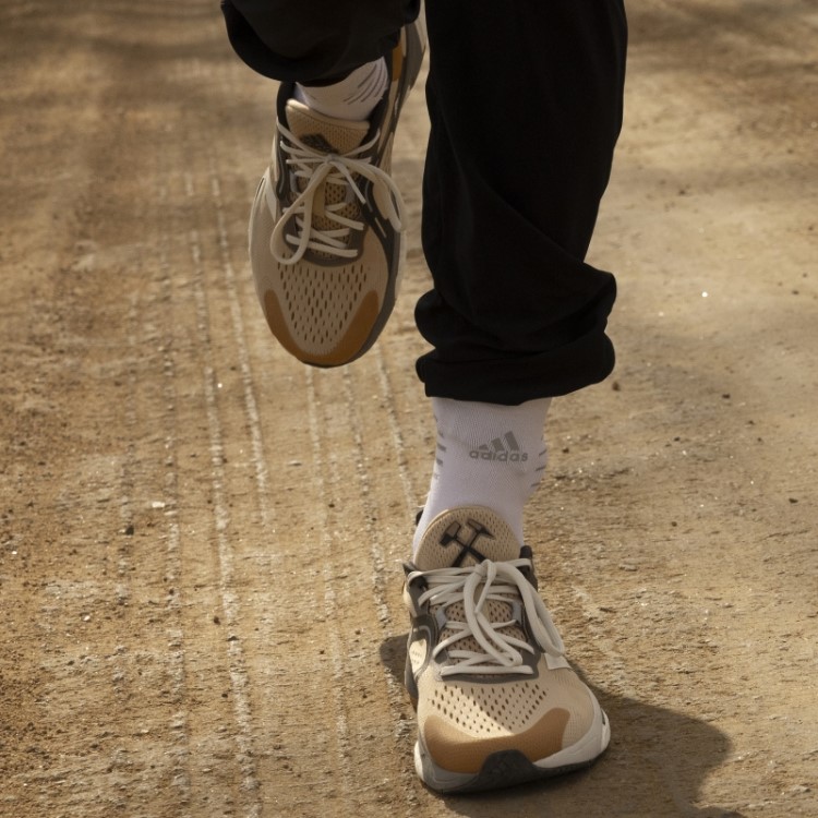 Tênis De Corrida Bege Solarcontrol Adidas