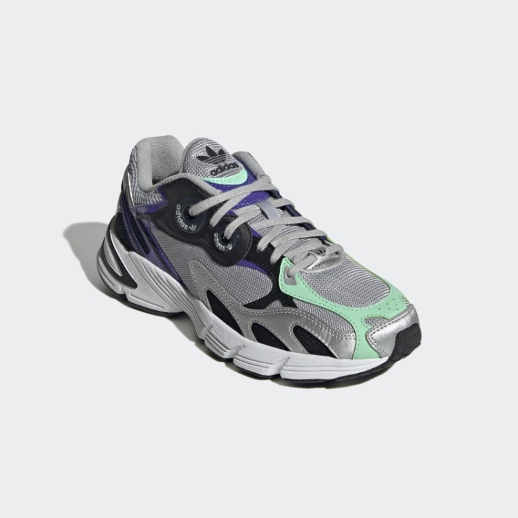 Sapatos Adidas Astir Prata