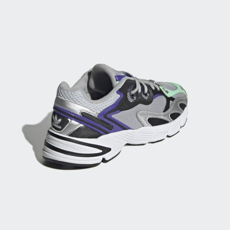 Sapatos Adidas Astir Prata