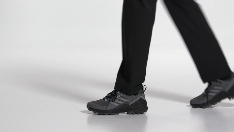 Tênis De Caminhada Adidas Cinza Terrex Swift R3