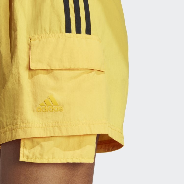 Bermuda Cargo Com Trama Dourada Adidas